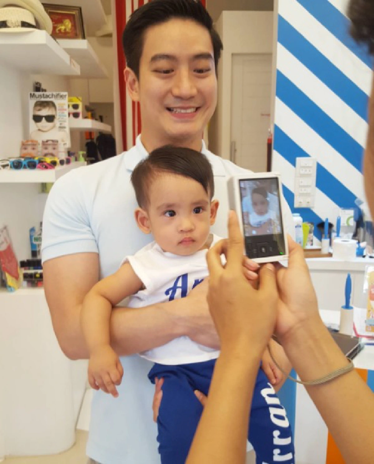 หล่อได้พ่อ! หมอโอ๊ค พา น้องอลัน ตัดผมเสริมหล่อครั้งแรก