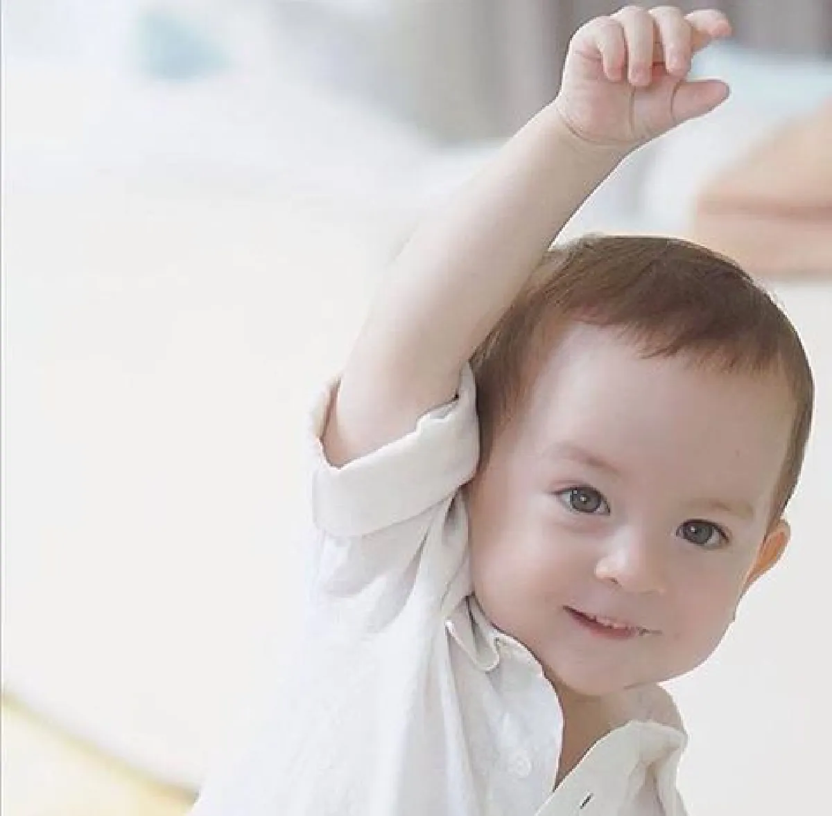 10 ภาพการันตีความน่ารัก น้องลูก้า ลูกชาย พอลล่า เทเลอร์