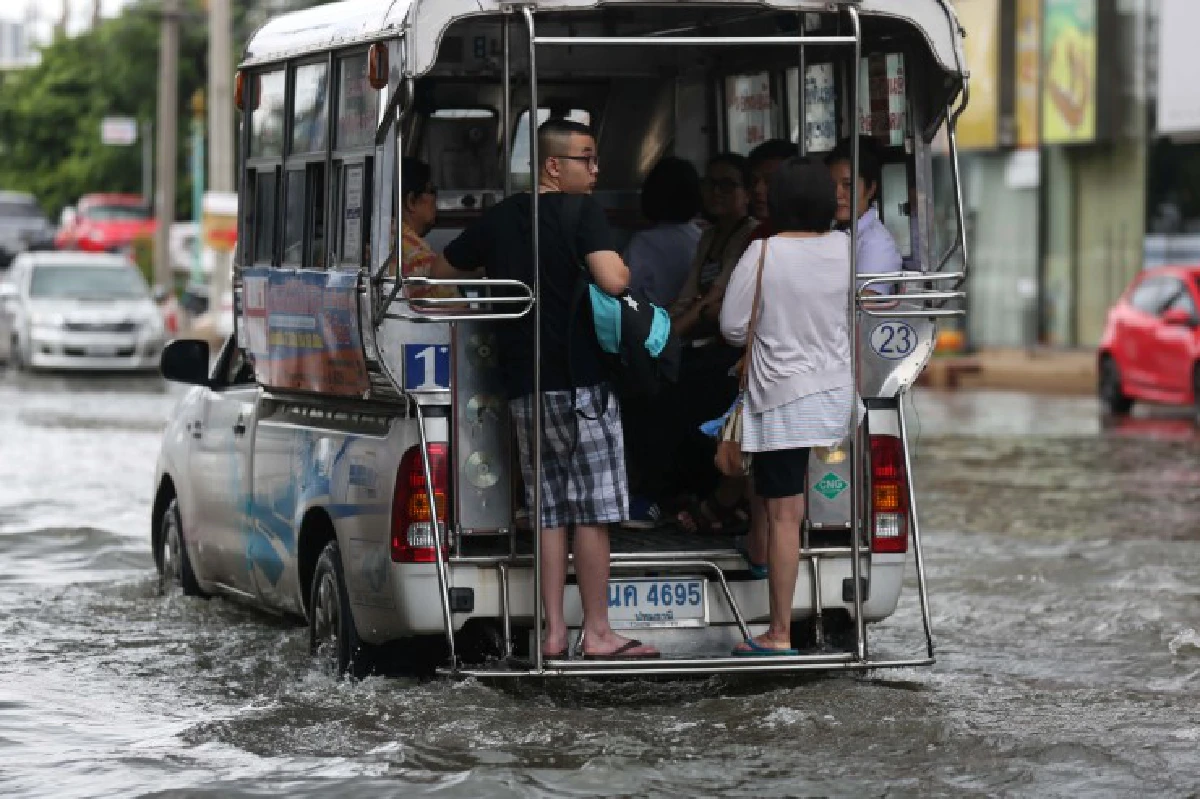 วัฏจักรร้าย "กทม." ฝนตก-น้ำท่วม-รถติด
