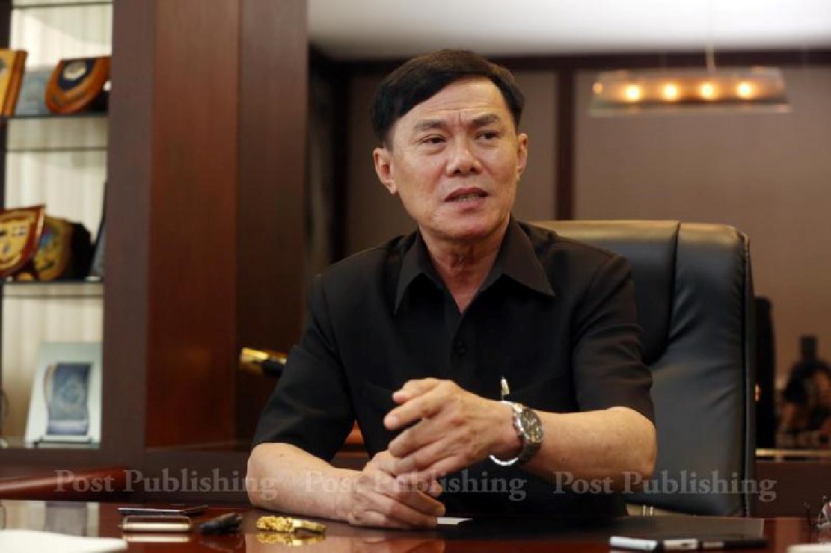 จากใจนักล่าพ่อค้ายา "พล.ต.ท. เรวัช กลิ่นเกษร" จากใจนักล่าพ่อค้ายา "พล.ต.ท. เรวัช กลิ่นเกษร"