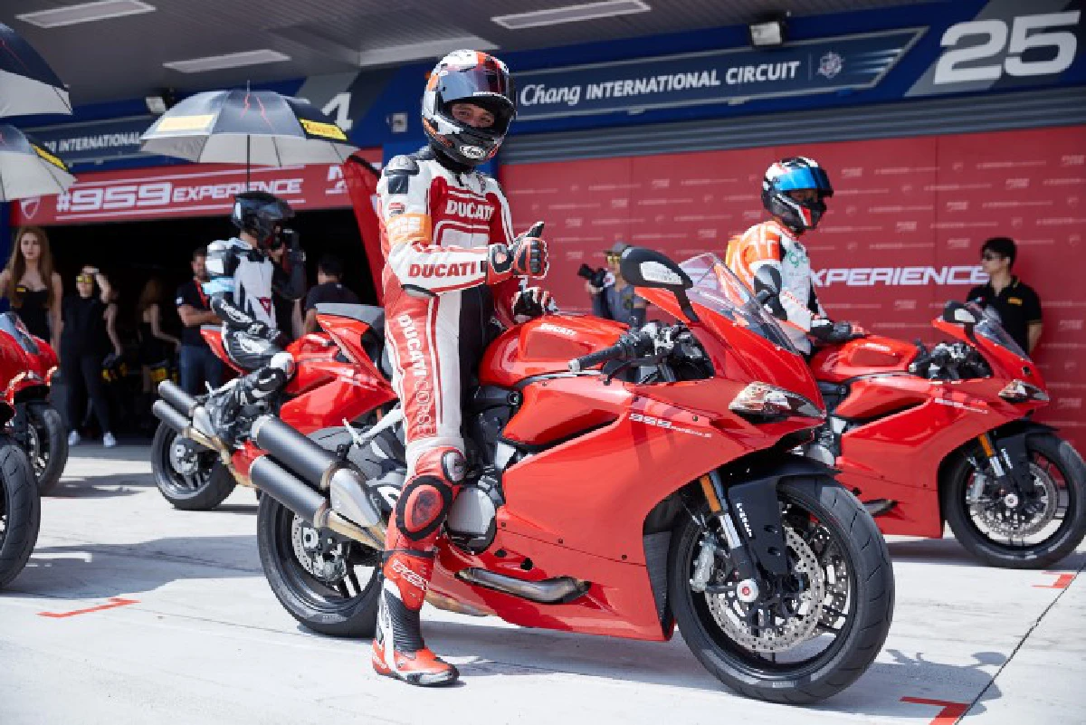 ลองขี่ "959 Panigale" PERFECT BALANCE