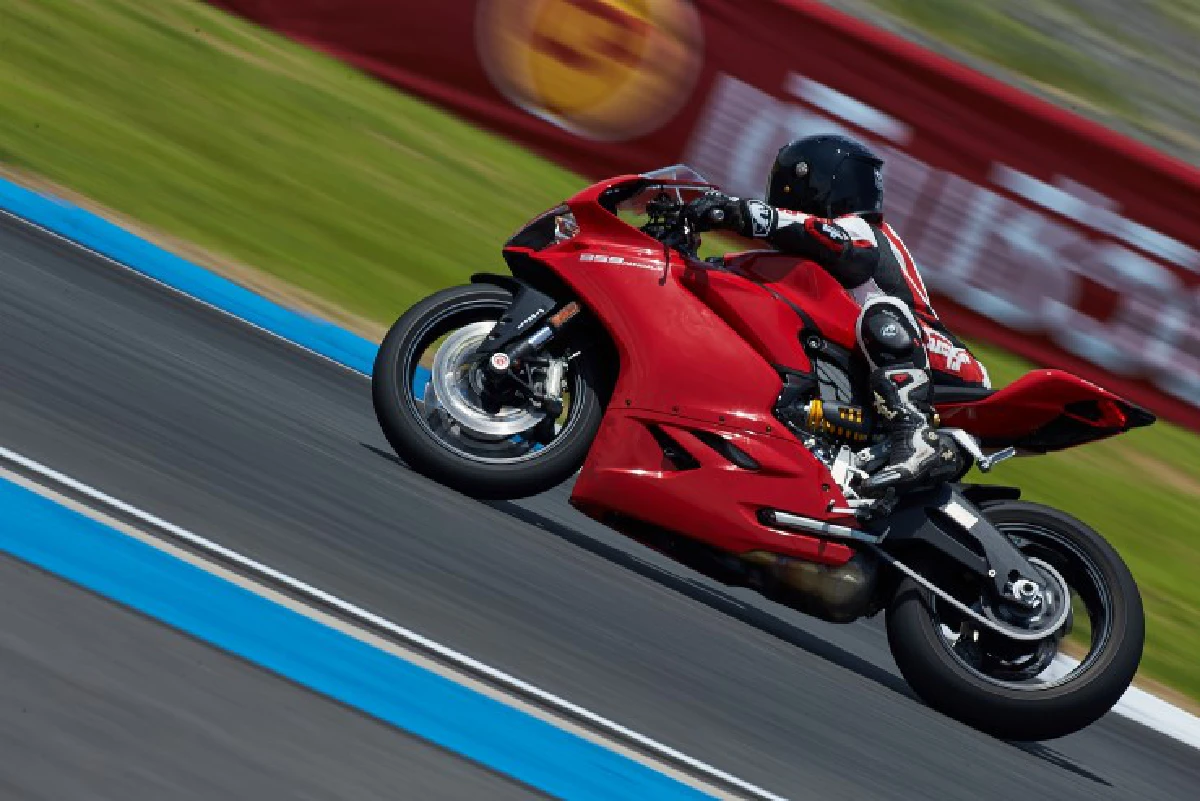 ลองขี่ "959 Panigale" PERFECT BALANCE