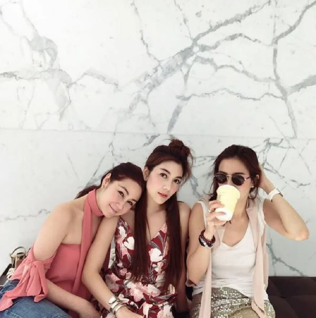 วุ้นเส้น พักหัวใจ! พาแก๊งเพื่อนเดินสายไหว้พระที่ฮ่องกง