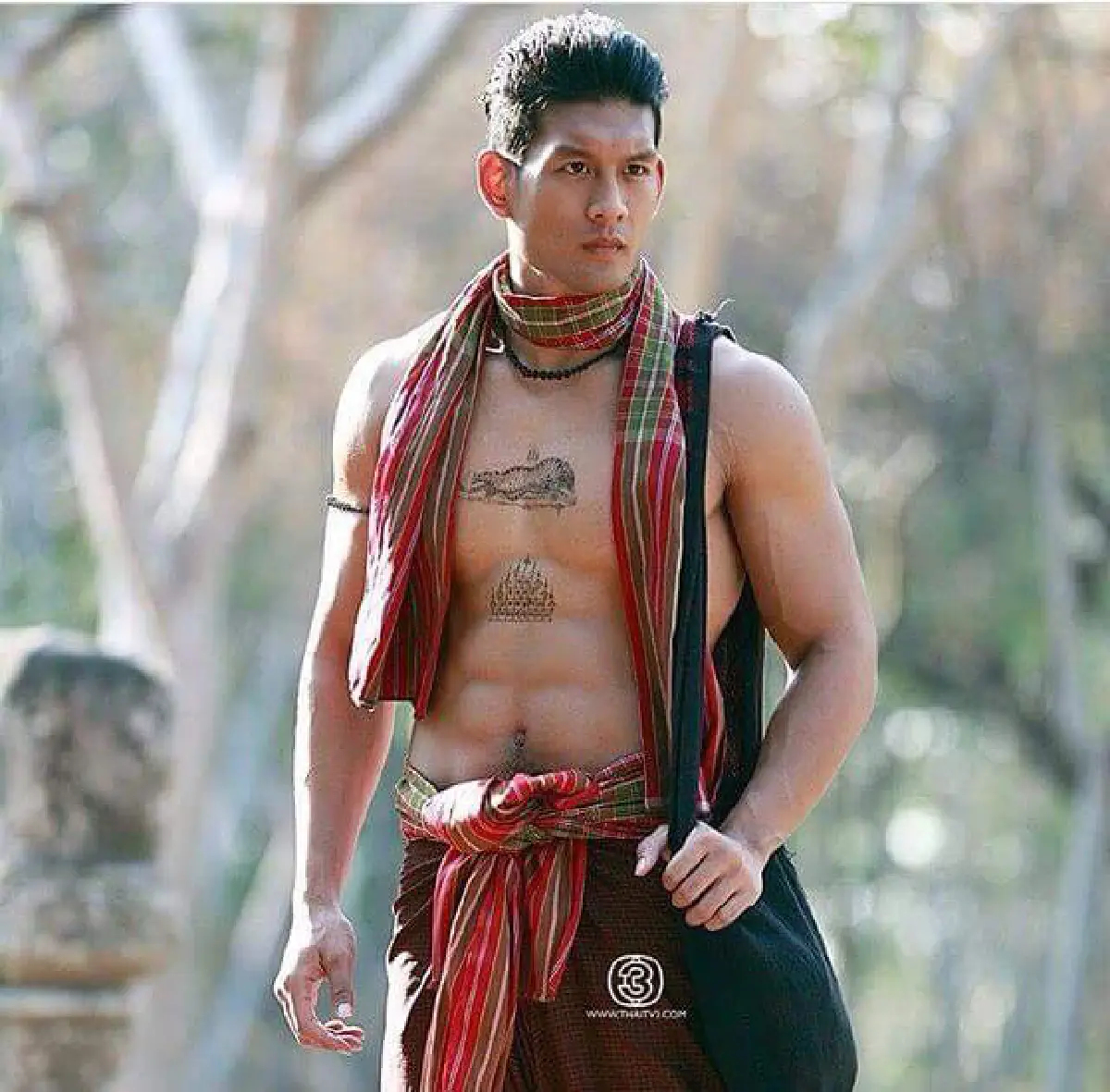 กรี๊ดจอแทบแตก! ไผ่ วิศรุต หมอผีหล่อล่ำจากละคร นาคี