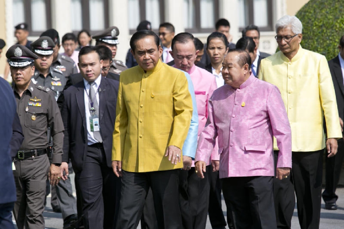 นายกฯบินกลับกทม.เผยมีภารกิจด่วน! นายกฯบินกลับกทม.เผยมีภารกิจด่วน!