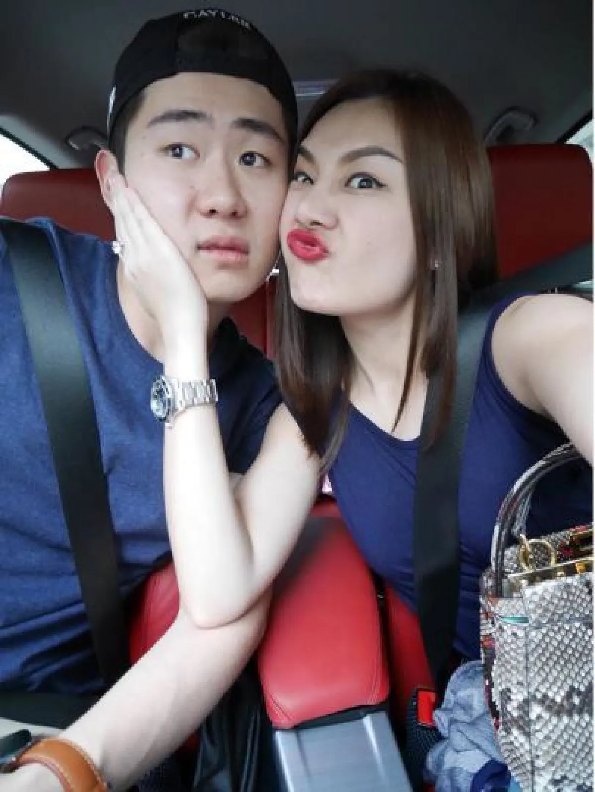 "เราจะรักกันไปจนแก่" การ์ดแต่งงานแสนเก๋ของ เอ็ม ลูกหม่ำ