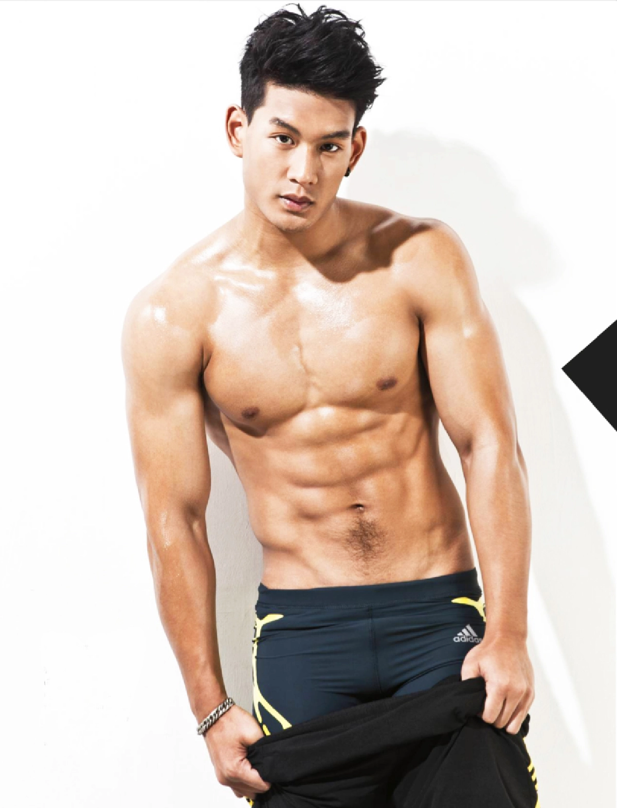 กรี๊ดจอแทบแตก! ไผ่ วิศรุต หมอผีหล่อล่ำจากละคร นาคี