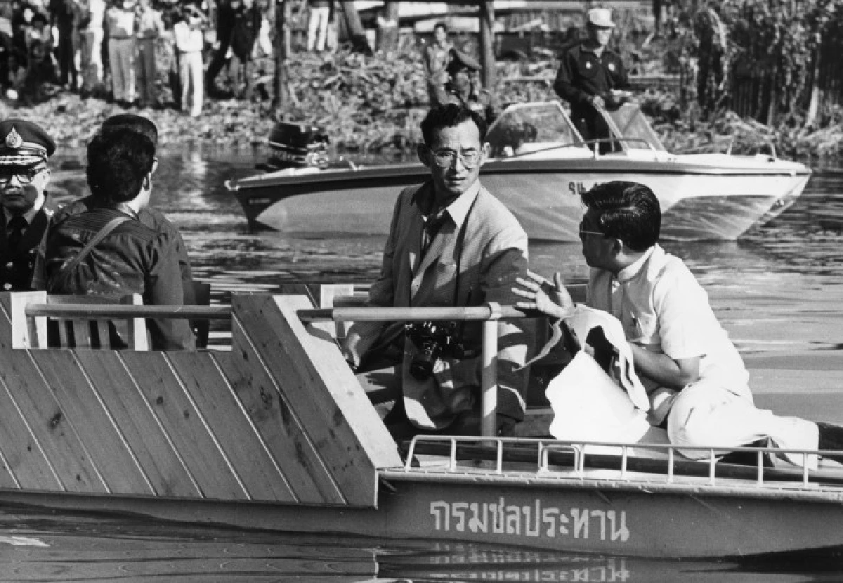 ในหลวงทรงห่วงใยประชาชน แม้ในขณะทรงพระประชวร