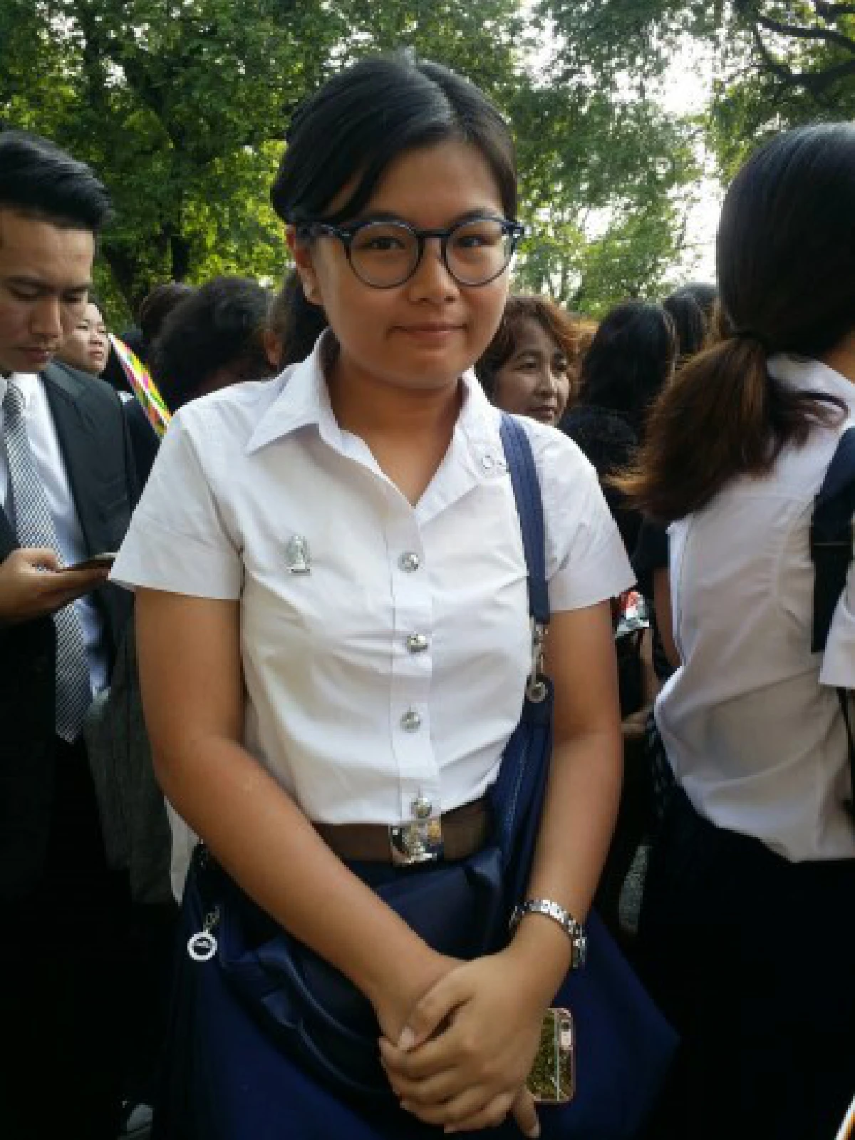ประชาชนหลั่งไหลถวายน้ำสรงพระบรมศพที่ศาลาสหทัยฯ