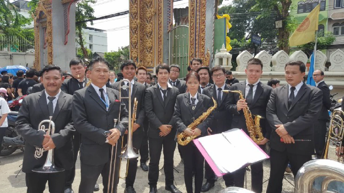 "คิงส์ ไอที มาร์ชชิ่ง แบนด์"บรรเลงเพลงพระราชนิพนธ์ในหลวงรัชกาลที่9