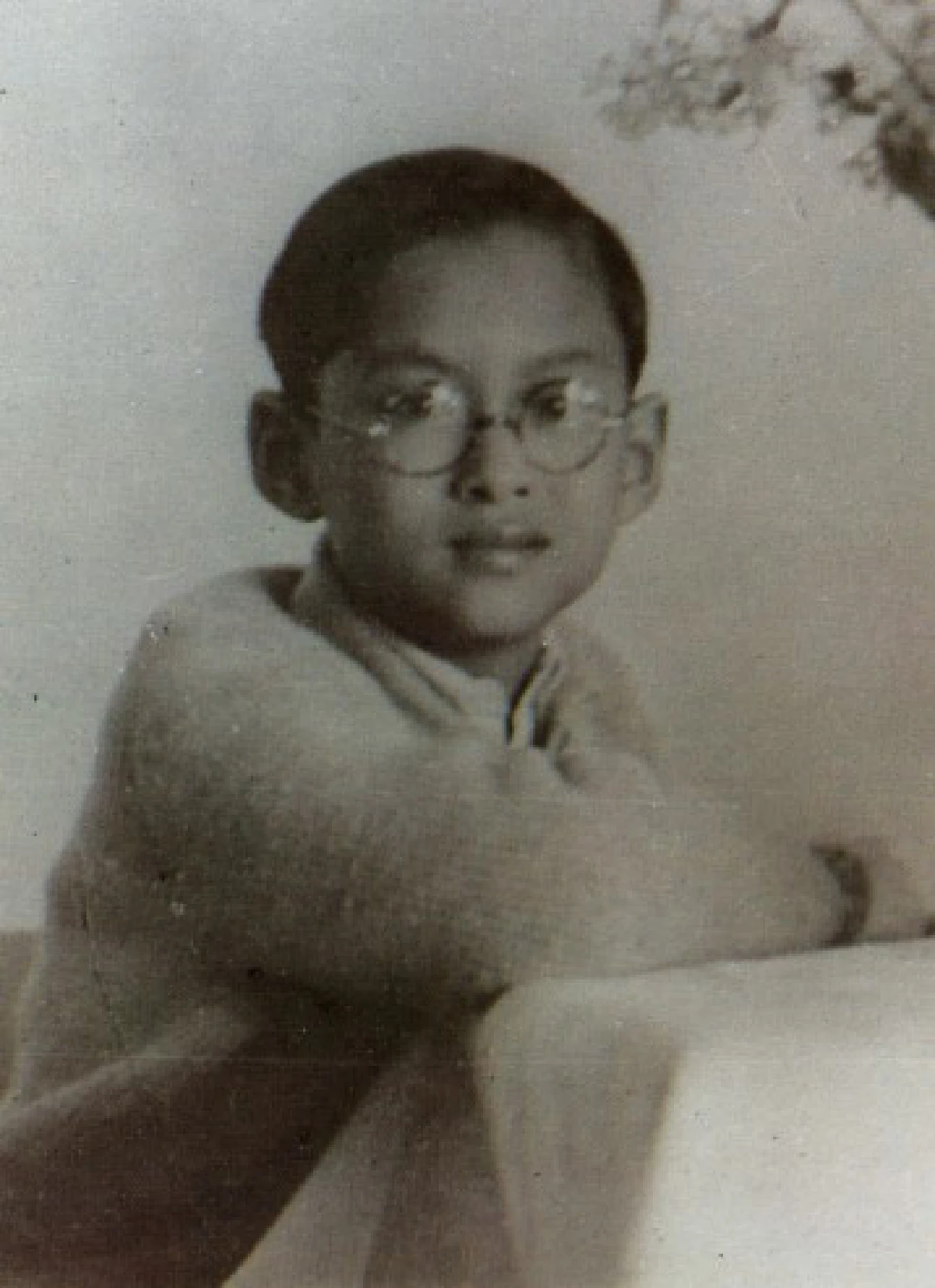 "พระทรงสถิตในหัวใจราษฎร์"