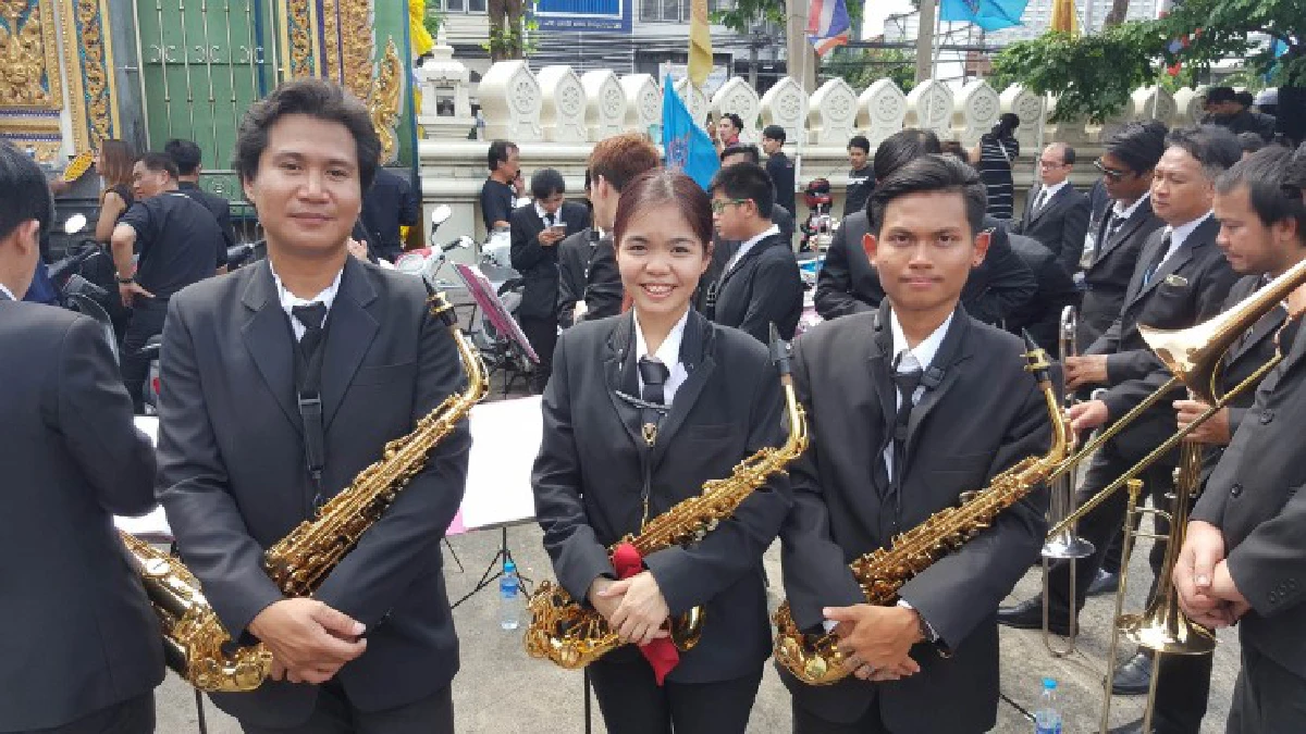 "คิงส์ ไอที มาร์ชชิ่ง แบนด์"บรรเลงเพลงพระราชนิพนธ์ในหลวงรัชกาลที่9