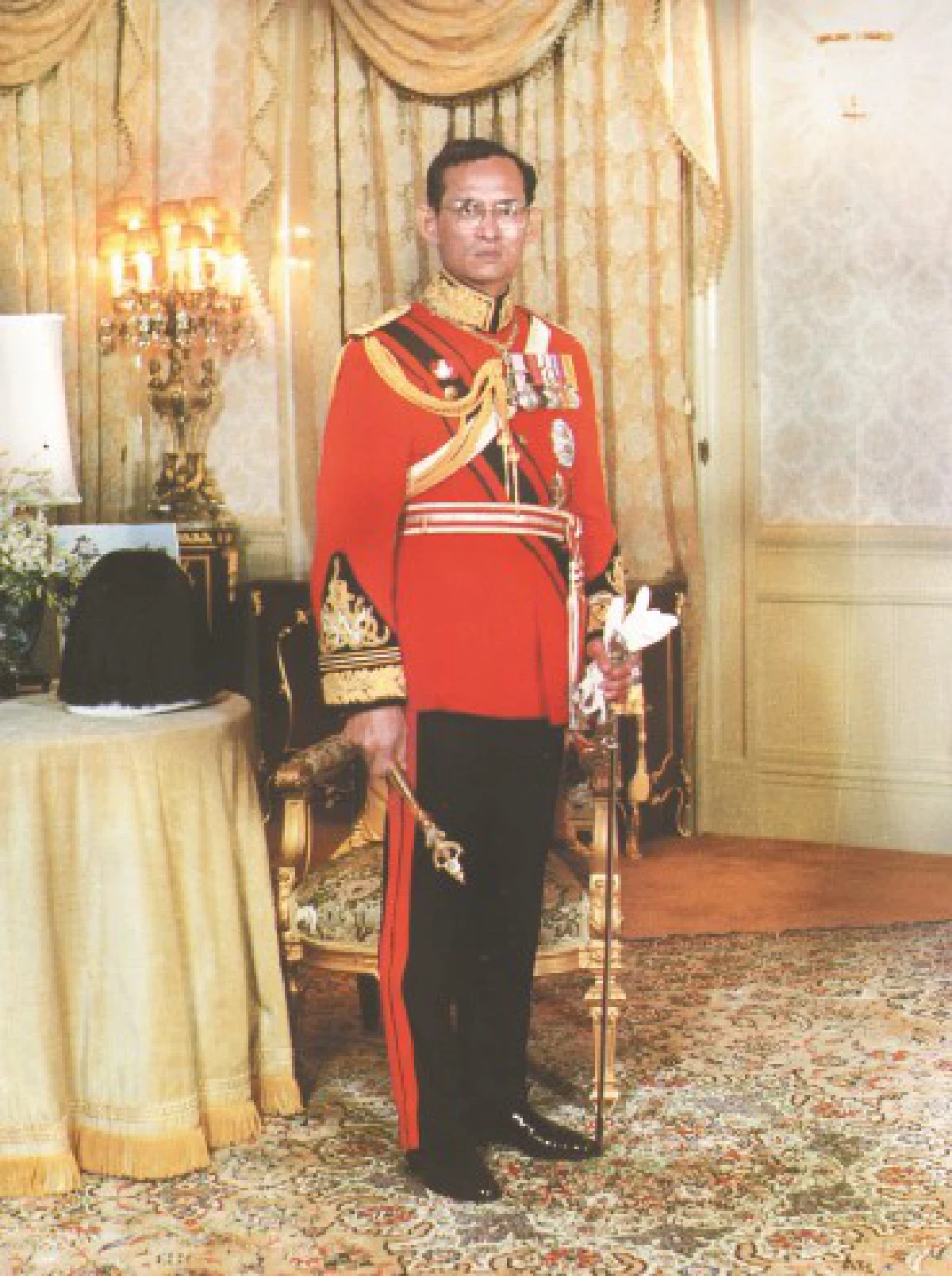 "พระทรงสถิตในหัวใจราษฎร์"