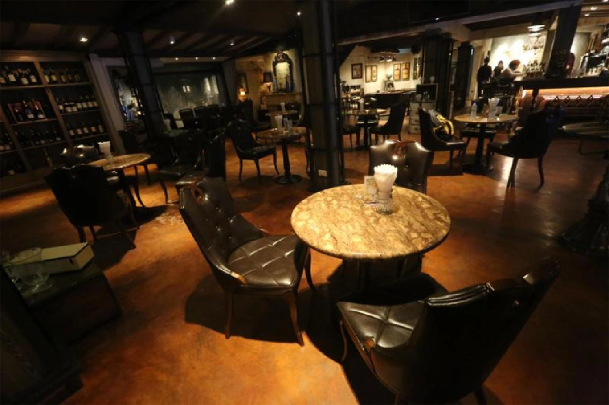 เริงราตรี @ ดิ อาวล์ โซไซตี้ ซาลูน