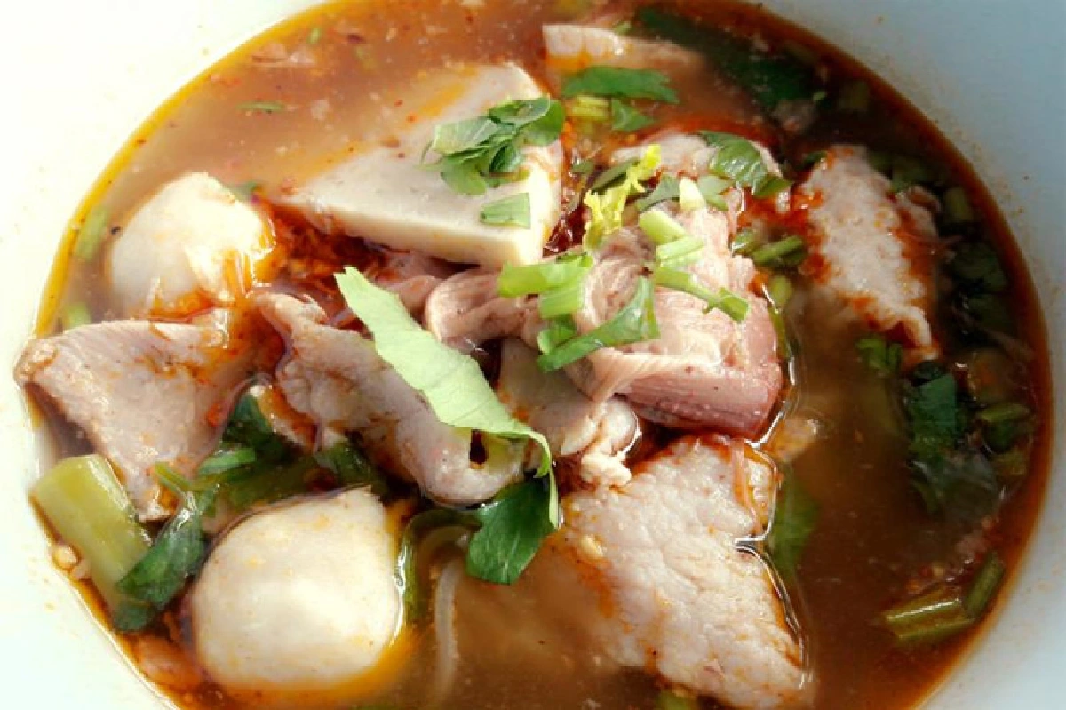 ก๋วยเตี๋ยวหมูเด้ง สาธุฯ58 อร่อยชวนชิม