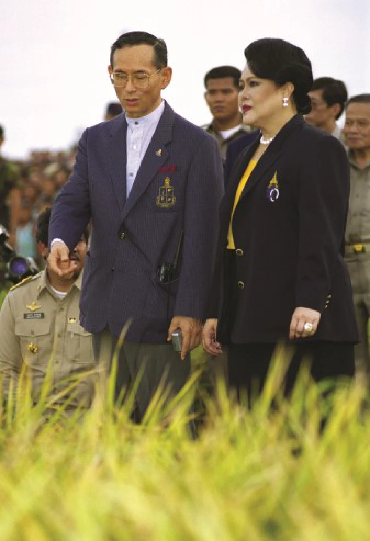 "พระทรงสถิตในหัวใจราษฎร์"