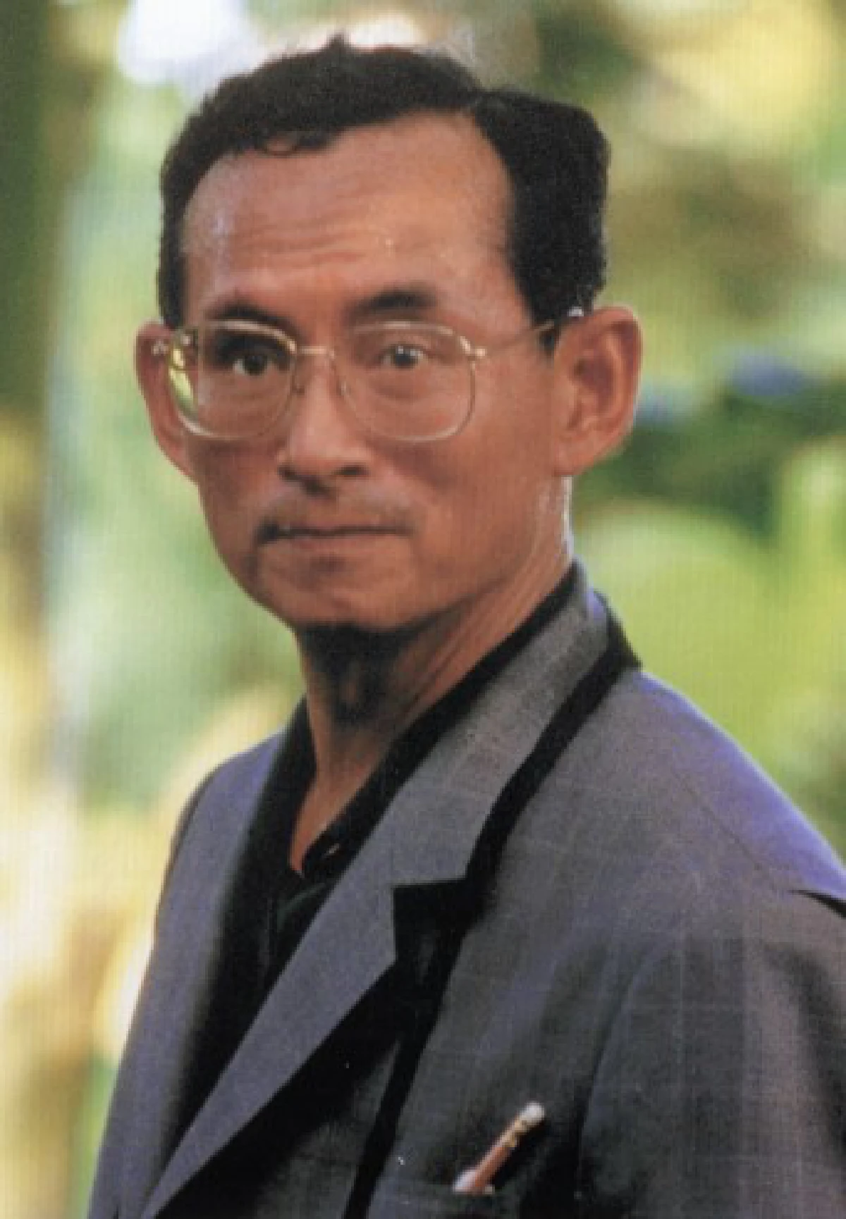 "พระทรงสถิตในหัวใจราษฎร์"