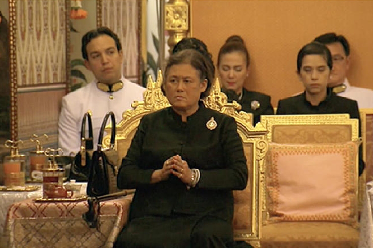 สมเด็จพระเทพฯเสด็จฯพิธีธรรมสวดพระอภิธรรมพระบรมศพ