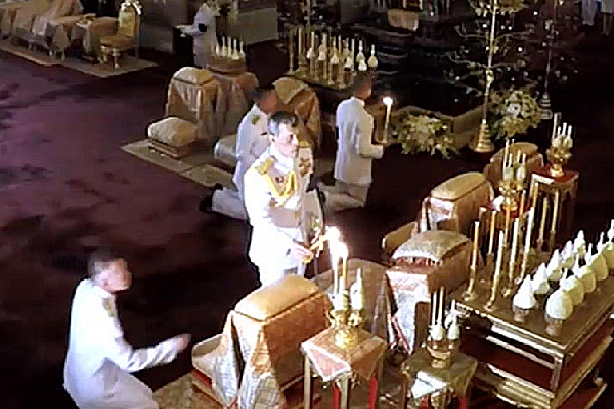 พระบรมฯเสด็จพิธีธรรมสวดพระอภิธรรมพระบรมศพ