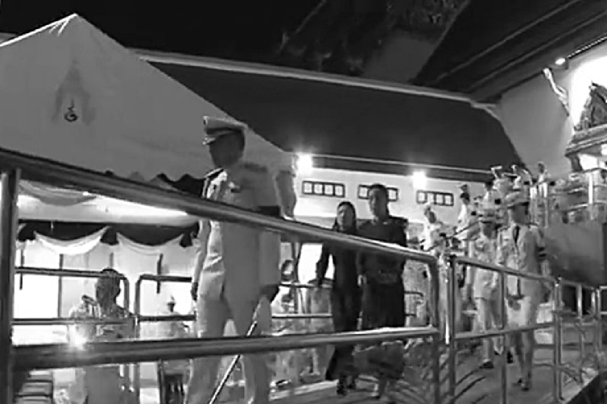 พระบรมฯเสด็จพิธีธรรมสวดพระอภิธรรมพระบรมศพ