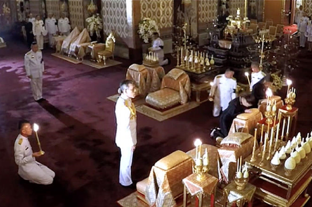 พระบรมฯเสด็จพิธีธรรมสวดพระอภิธรรมพระบรมศพ