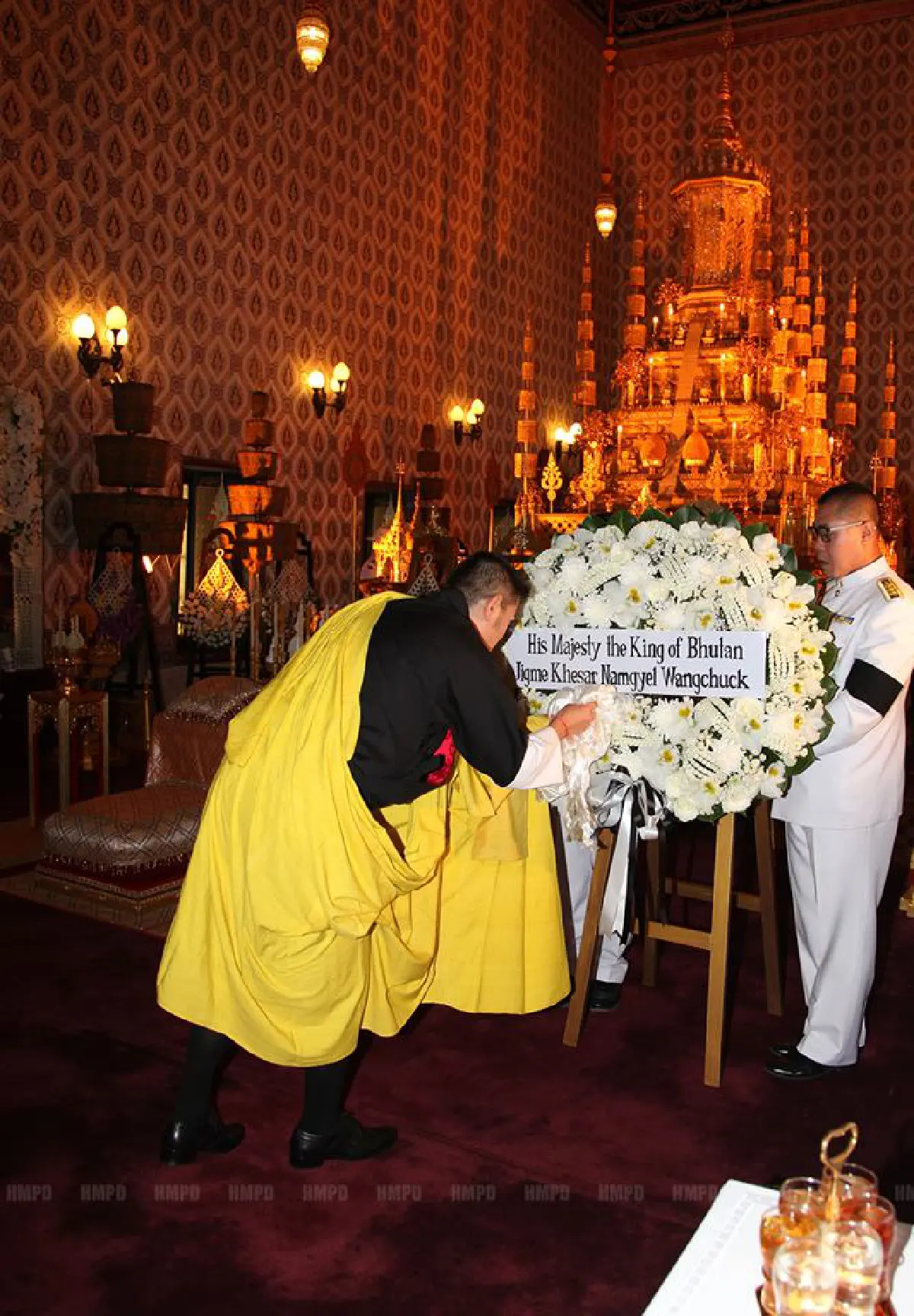 กษัตริย์จิกมี-พระราชินีแห่งภูฏานเสด็จฯถวายราชสักการะพระบรมศพ