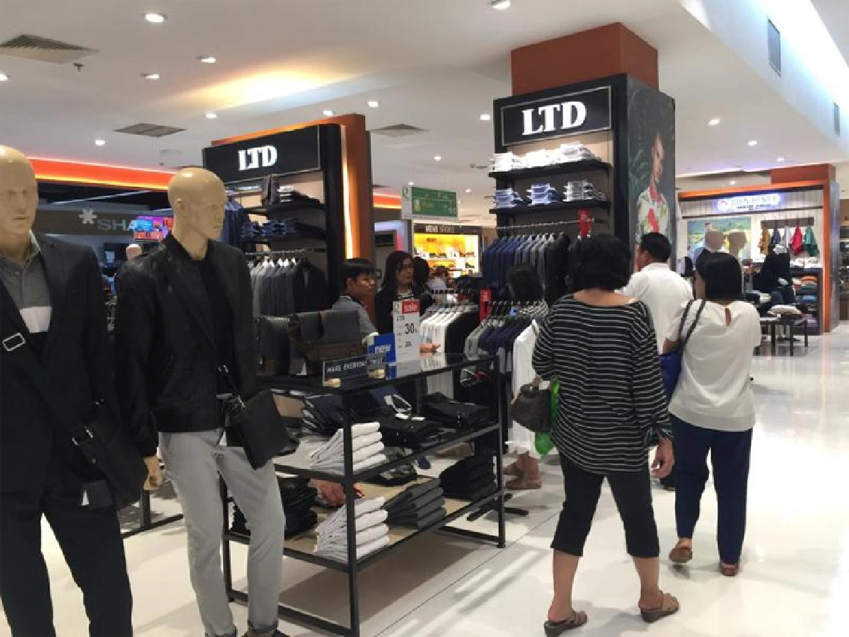 คนแห่ซื้อเสื้อผ้าสีดำเริ่มขาดตลาด พาณิชย์เข้มพร้อมฟันผู้ฉวยโอกาส