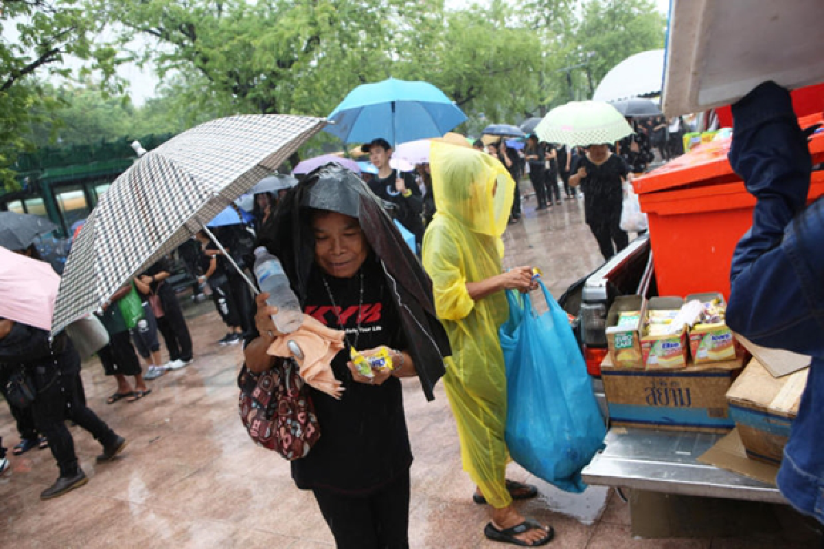 Dedication and the volunteer spirit overcome Sunday's rain