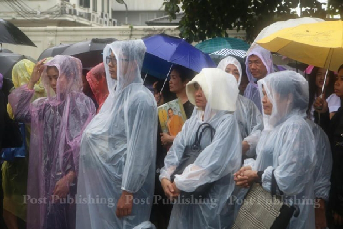 Dedication and the volunteer spirit overcome Sunday's rain