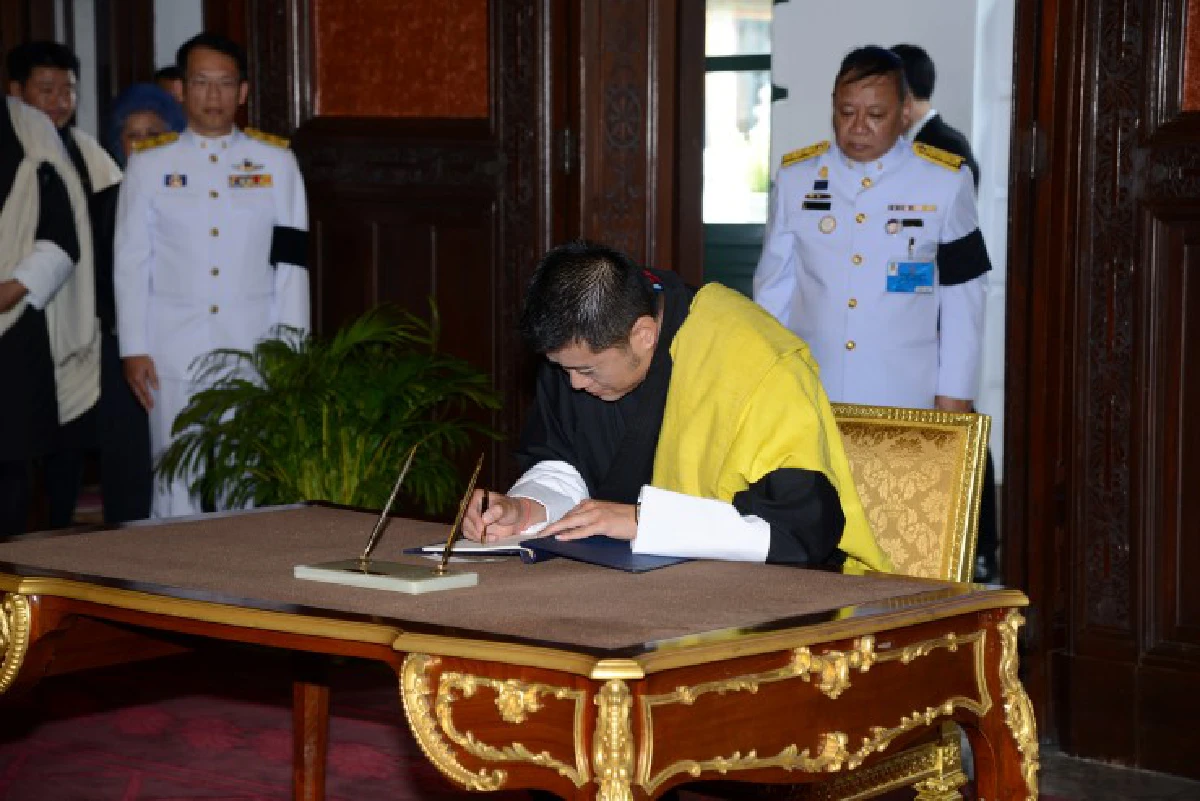 ประมวลภาพกษัตริย์จิกมีฯ-สมเด็จพระราชินีเจตซุนฯร่วมพระราชพิธีพระบรมศพ