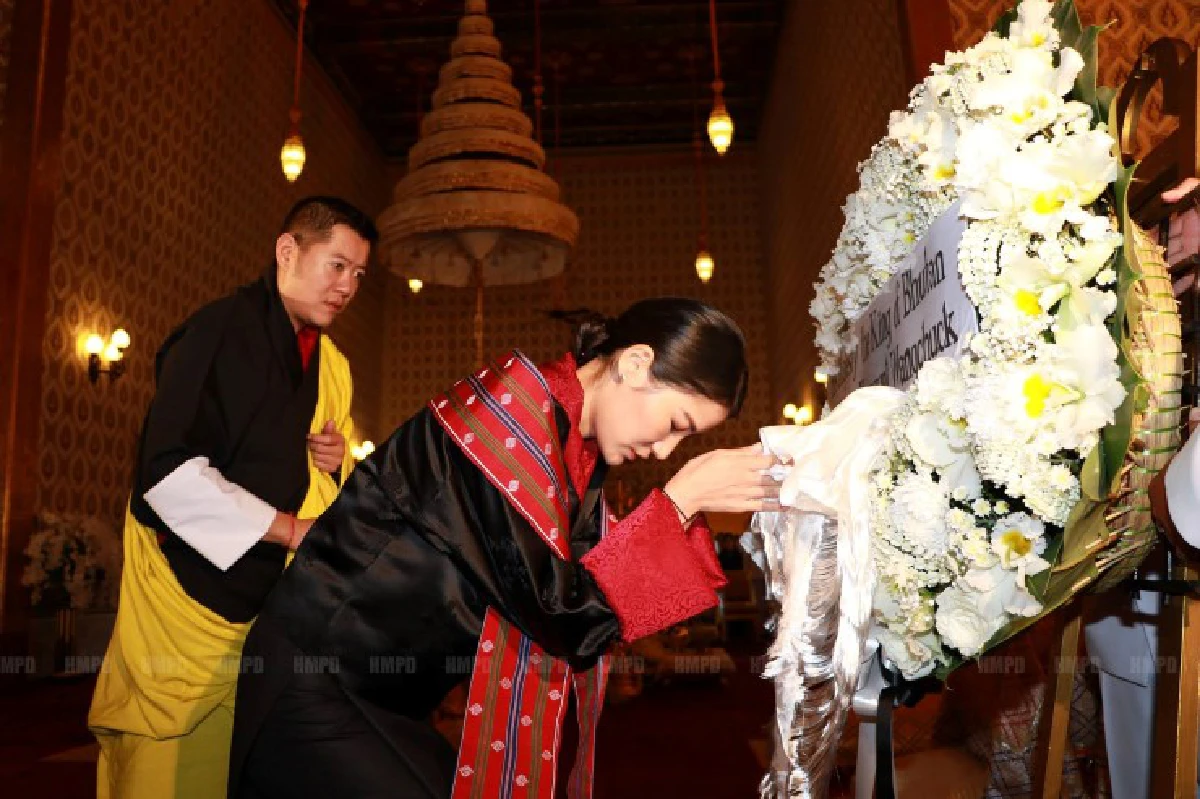 ประมวลภาพกษัตริย์จิกมีฯ-สมเด็จพระราชินีเจตซุนฯร่วมพระราชพิธีพระบรมศพ