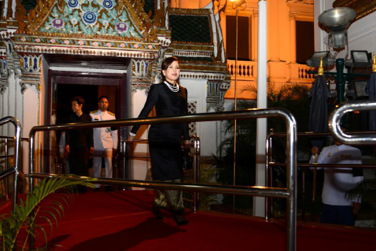 สมเด็จพระบรมฯเสด็จฯพระราชพิธีธรรมสวดพระอภิธรรมพระบรมศพ