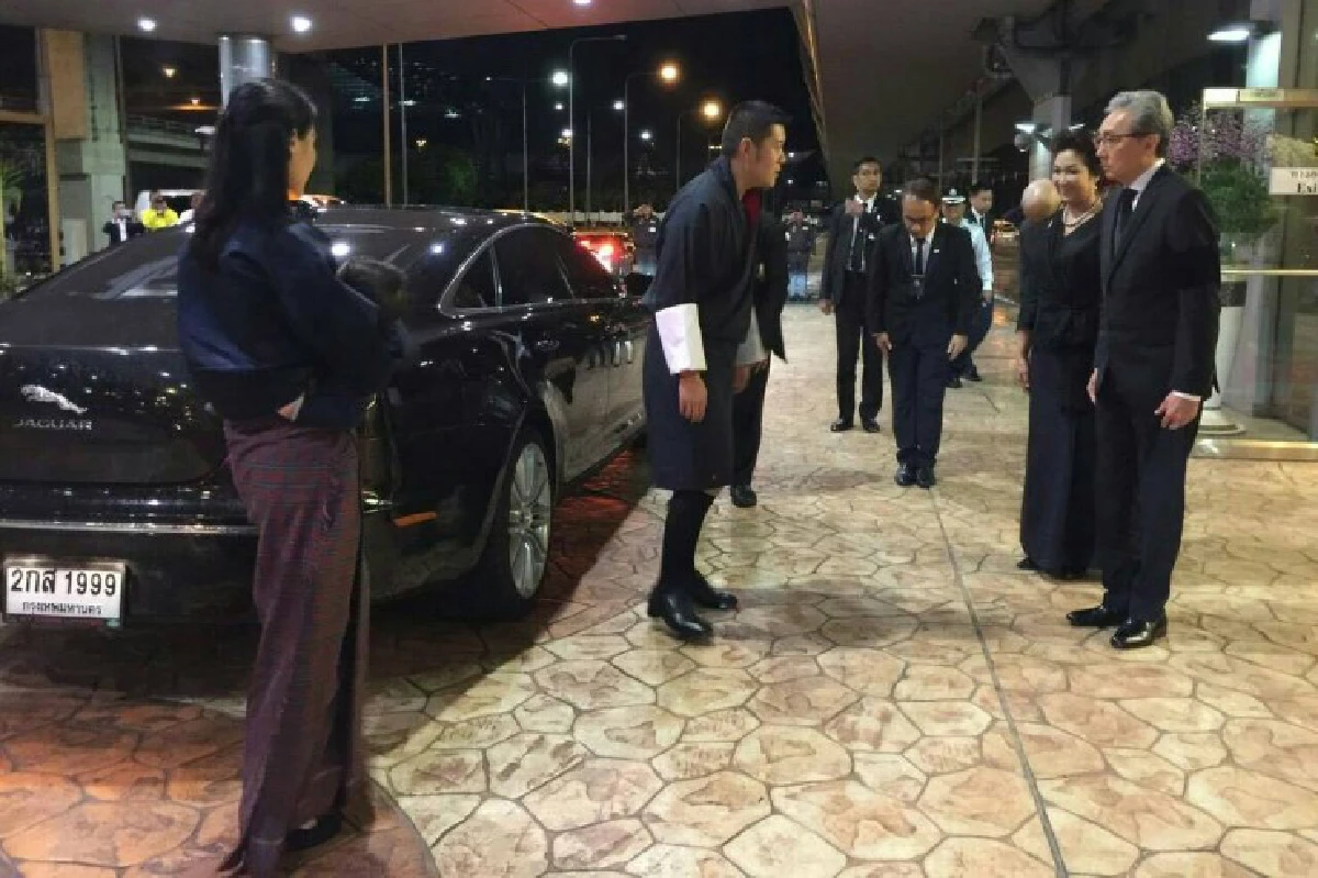 กษัตริย์จิกมี-สมเด็จพระราชินีเสด็จฯกลับภูฏาน