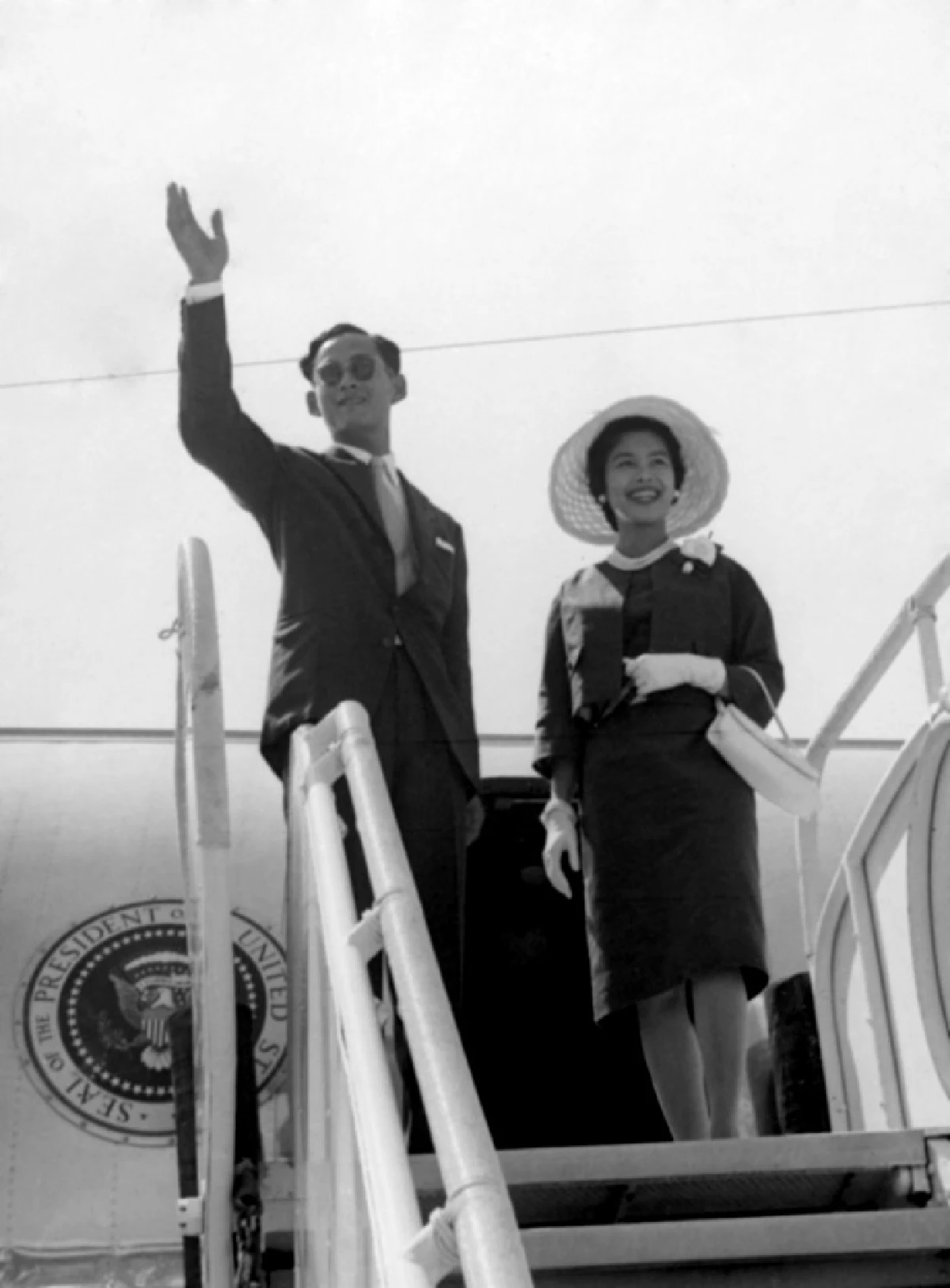 "รอยยิ้มของพ่อ" ตราตรึงในหัวใจปวงประชาชั่วกาลนาน