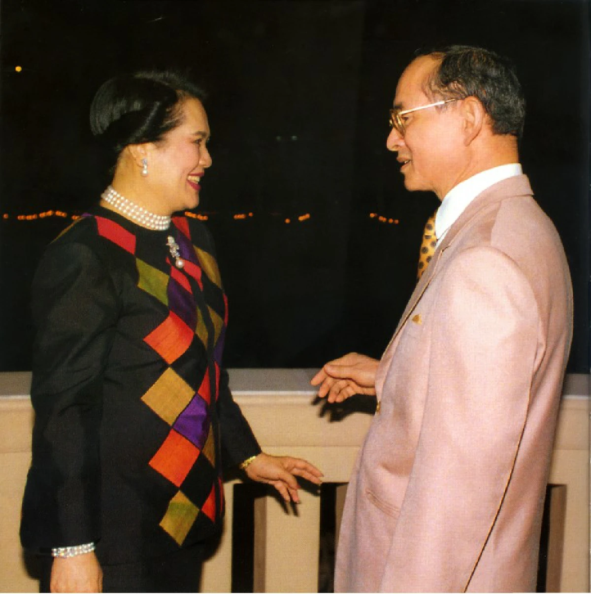 "รอยยิ้มของพ่อ" ตราตรึงในหัวใจปวงประชาชั่วกาลนาน