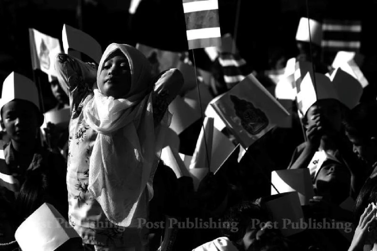 "กีตอกาเซะรายอกีตอ - เรารักในหลวงของเรา" รอยพระบาทยาตราชายแดนใต้