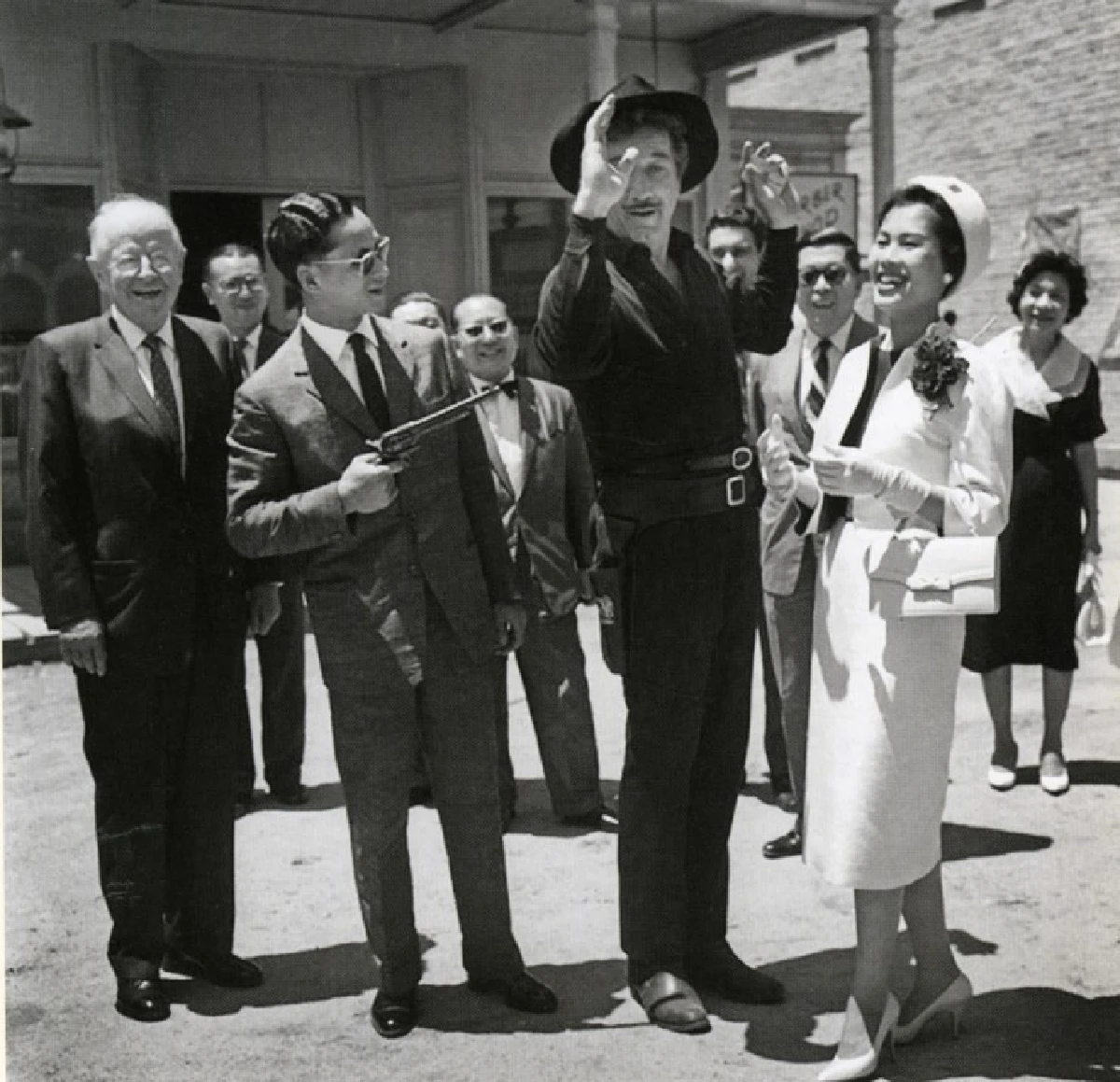 "รอยยิ้มของพ่อ" ตราตรึงในหัวใจปวงประชาชั่วกาลนาน