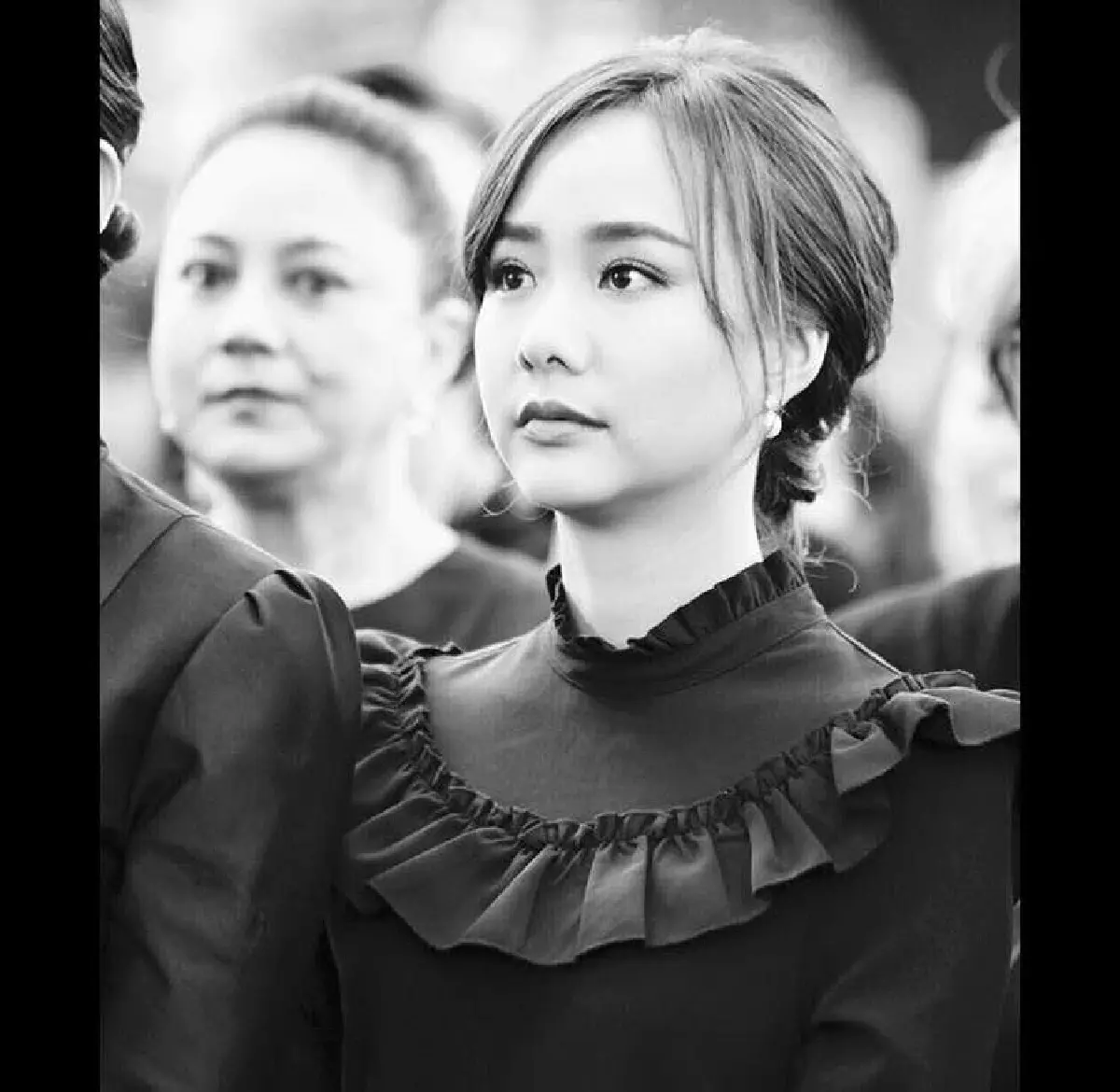 คณะผู้บริหาร-นักแสดงช่อง 3 ร่วมถวายความอาลัยในหลวงรัชกาลที่ 9