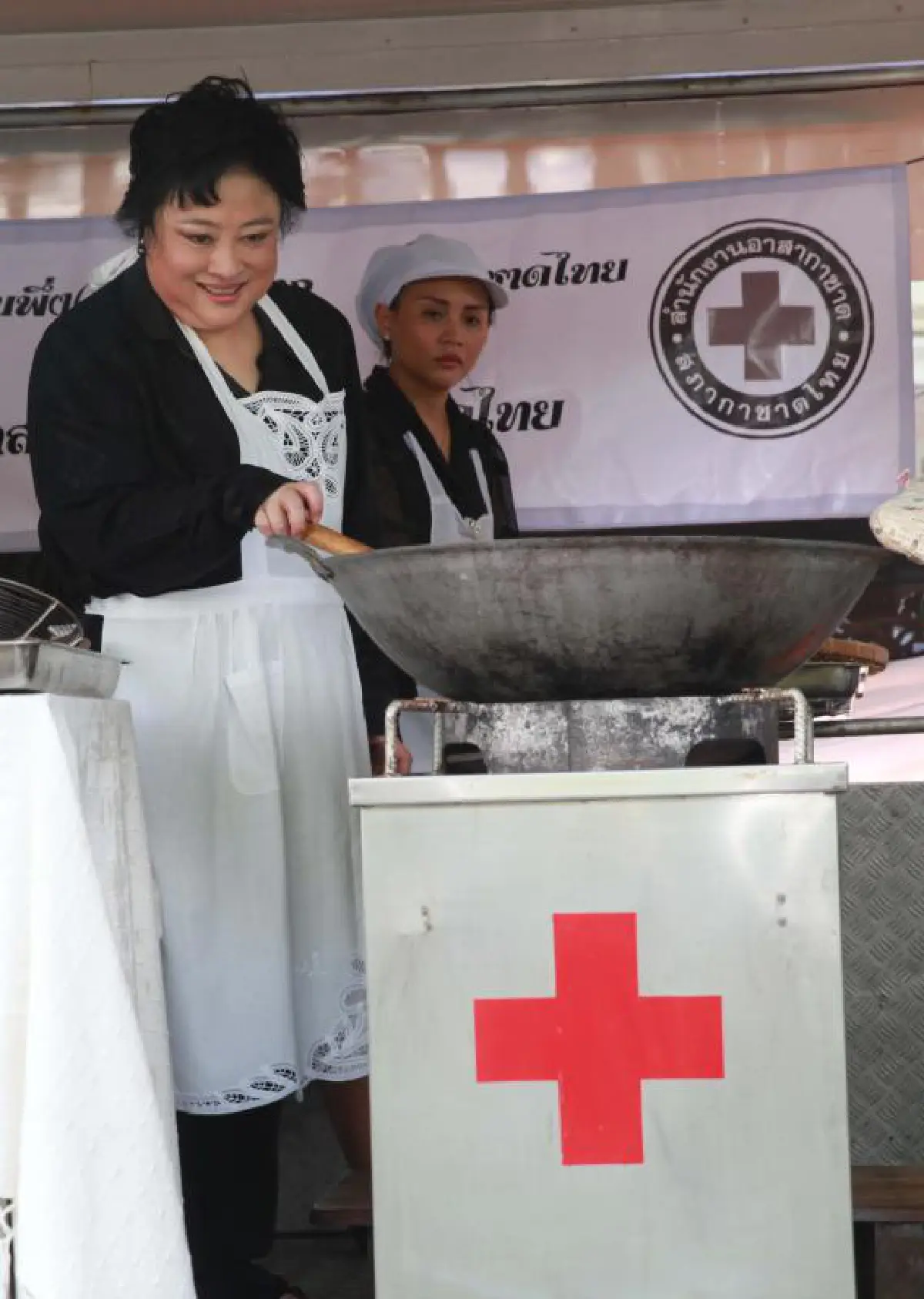 พระองค์โสมฯรับสั่งเพิ่มไก่ทอด-ข้าวเหนียวรอประชาชน22ต.ค.