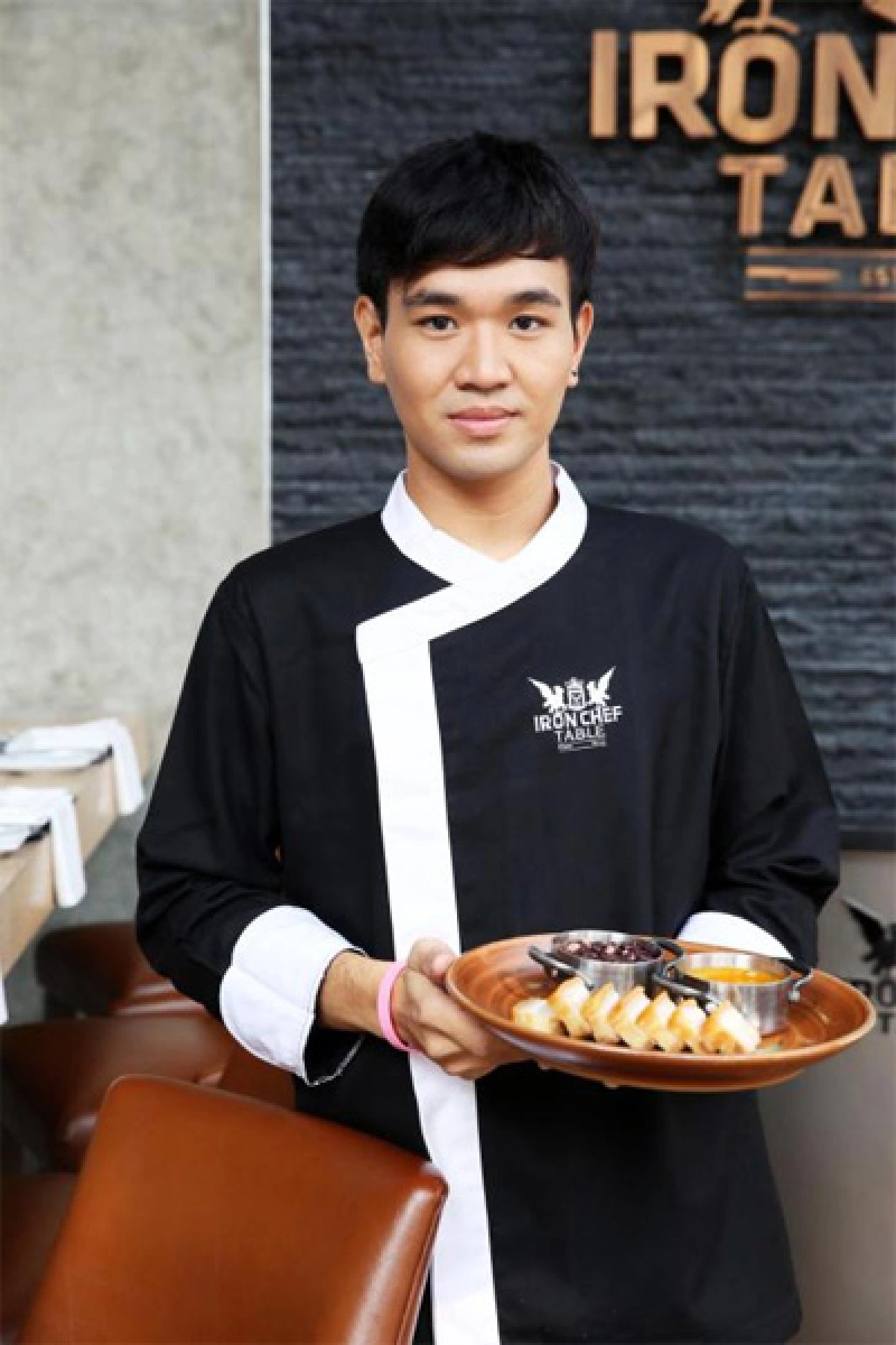 อนุตร แสงหัวช้าง  อาหารไทยอยู่ในสายเลือด