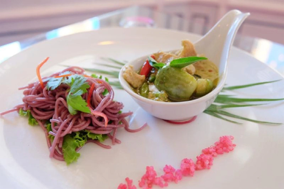 บลู เอเลเฟ่นท์ Go Pink