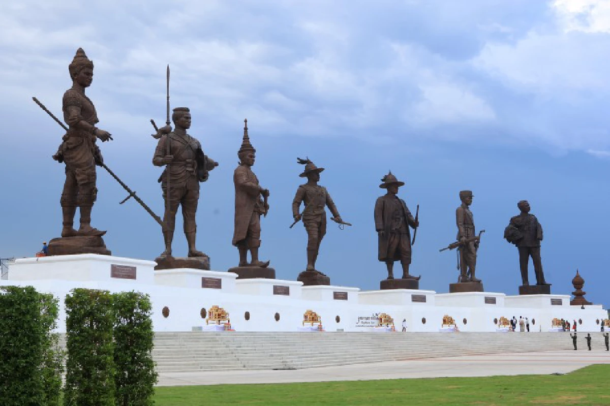 "ภูมิพลมหาราช" กษัตริย์ผู้เป็นกำลังของแผ่นดิน