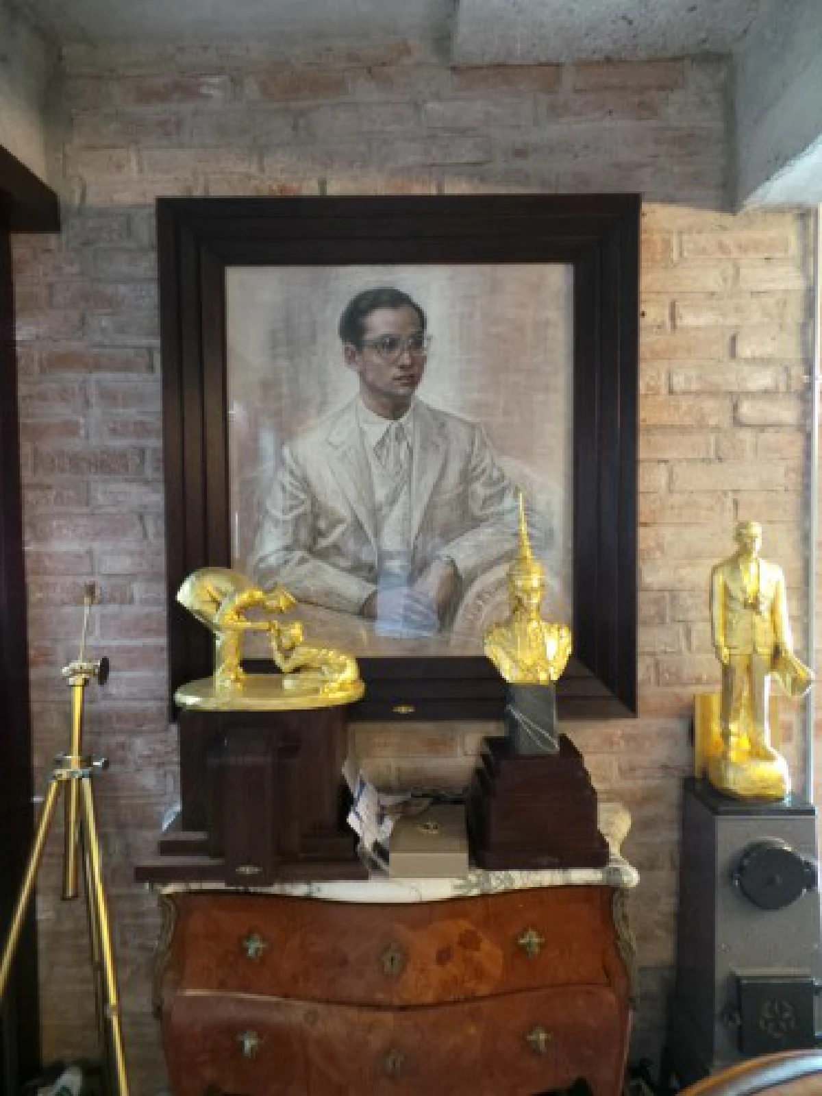 "เขียนรูปในหลวงยากที่สุด"ความในใจศิลปินดัง ศักดิ์วุฒิ วิเศษมณี-สุรเดช แก้วท่าไม้