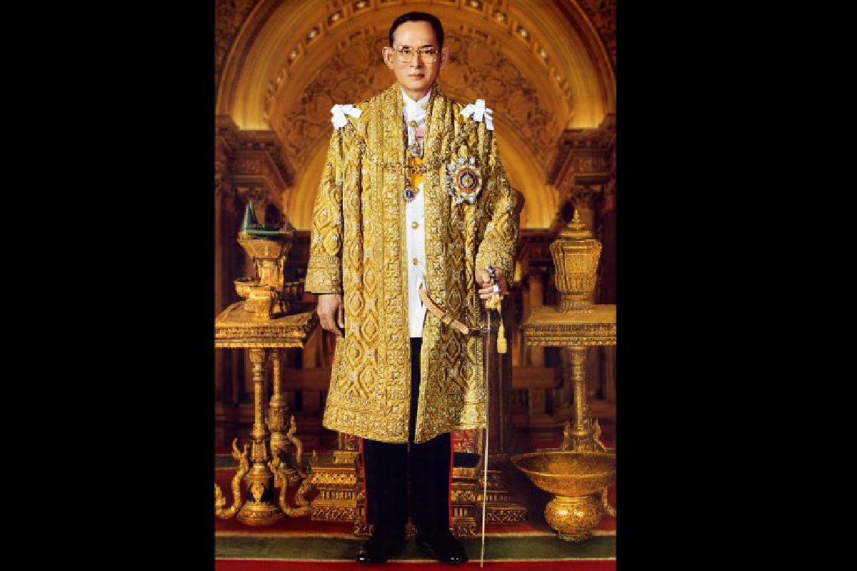 "ภูมิพลมหาราช" กษัตริย์ผู้เป็นกำลังของแผ่นดิน "ภูมิพลมหาราช" กษัตริย์ผู้เป็นกำลังของแผ่นดิน