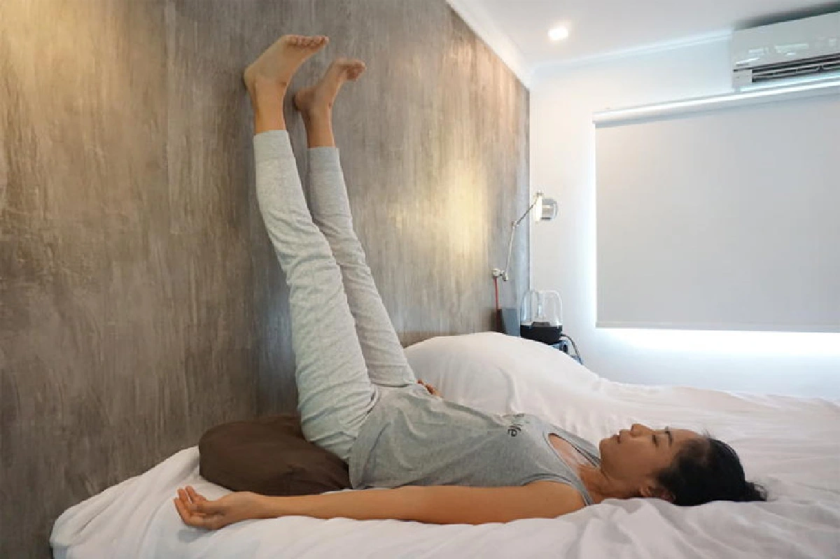 6 ท่าโยคะ ช่วยให้หลับสบาย