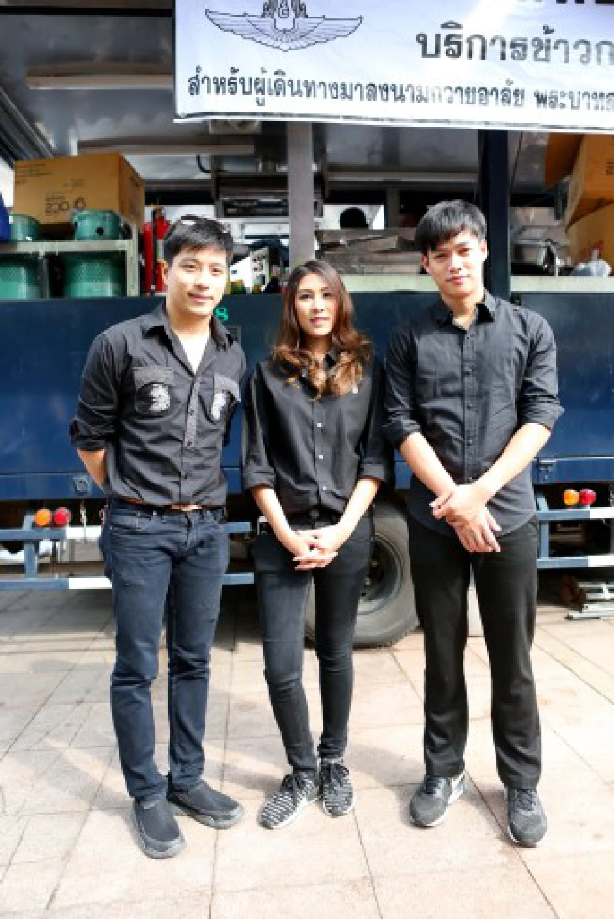 "ศิลปินเอเอฟ"ร่วมทำอาหารแจกประชาชนที่สนามหลวง
