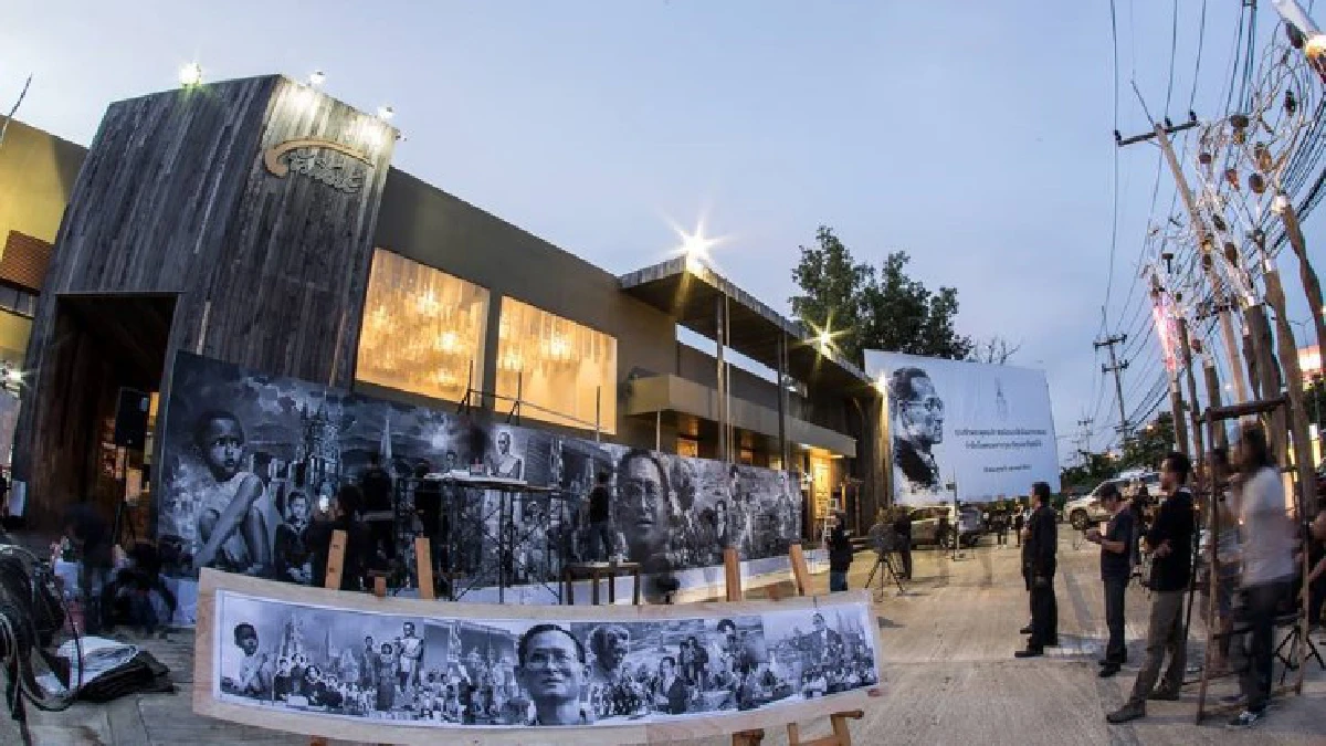 "วาดภาพเพื่อพ่อ" พระบรมสาทิสลักษณ์ที่ยาวที่สุดในโลก