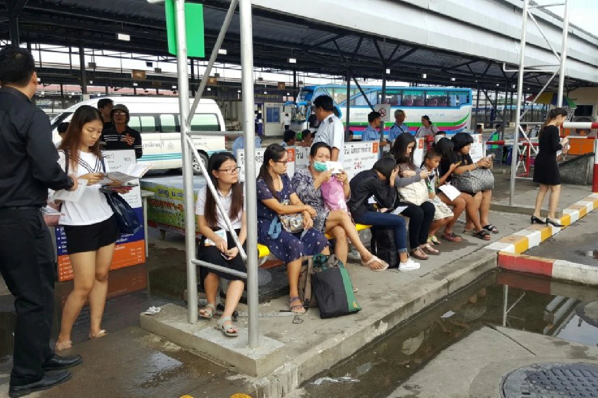 จัดระเบียบรถตู้โดยสารใช้3สถานีขนส่งวันแรกฉลุย ผู้ประกอบการให้ความร่วมมือ