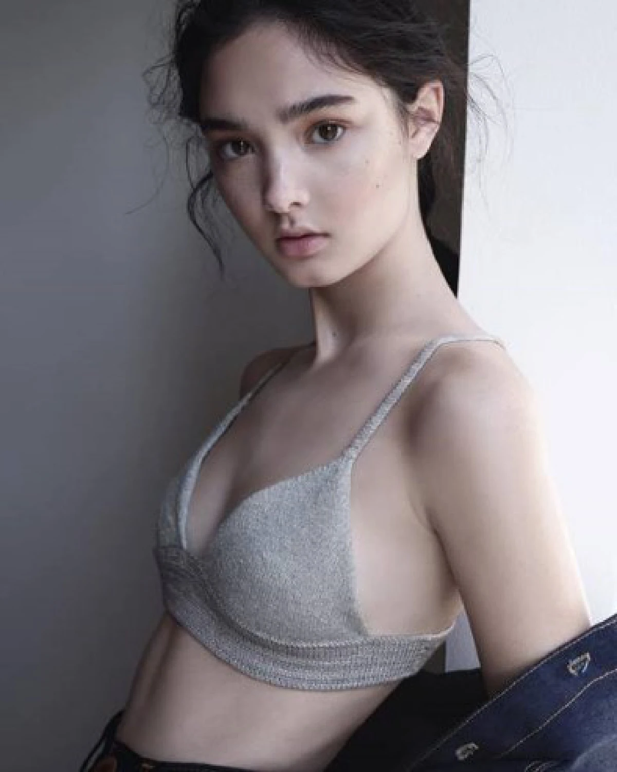 เซ็กซี่สะกดใจ! เรแกน เคมเปอร์ นางแบบดาวรุ่งลูกครึ่งไทย-สหรัฐ