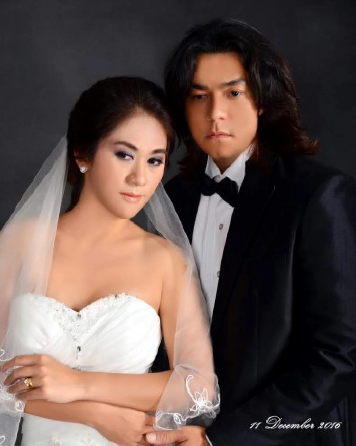 นิกกี้ พิ้ม อวดภาพพรีเวดดิ้งหวานกับแฟนสาวนอกวงการ